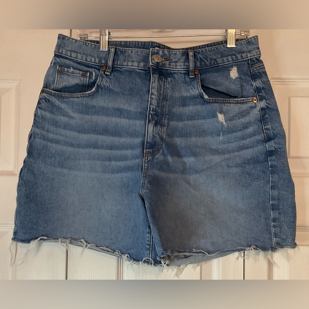 Loft Denim Women's Distressed Jean Shorts Size 31 12‎